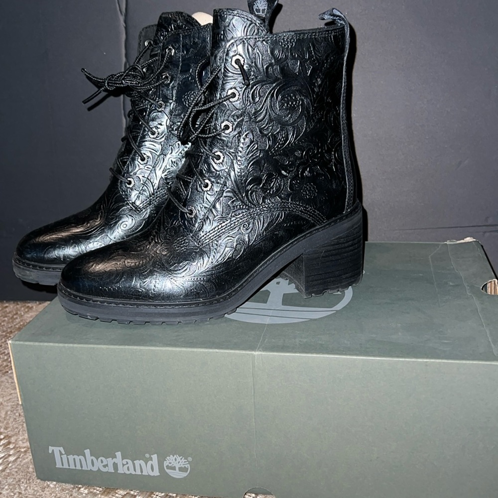 Women’s Timberland Boots Size 7